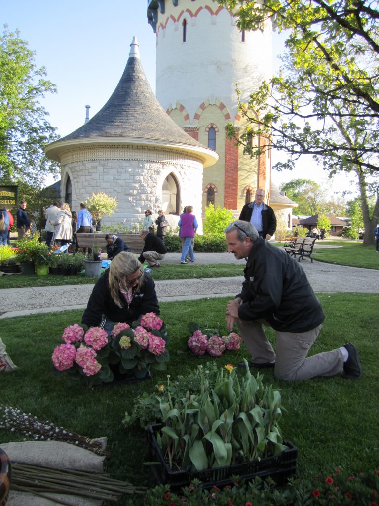 Free Mini Walking Tours at RAW Arts Weekend