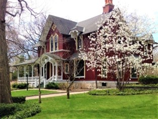 Walking Tour: South Divisions